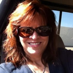 Meet your Posher, Dee